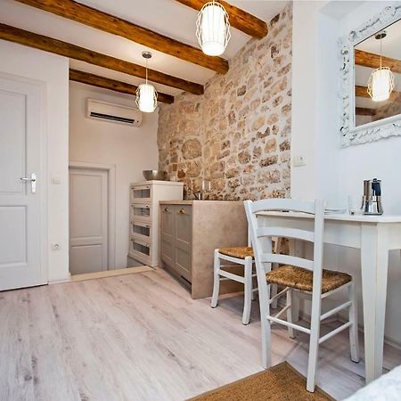 Apartment And Studio Ca' 3 Vie Ρόβινι Εξωτερικό φωτογραφία
