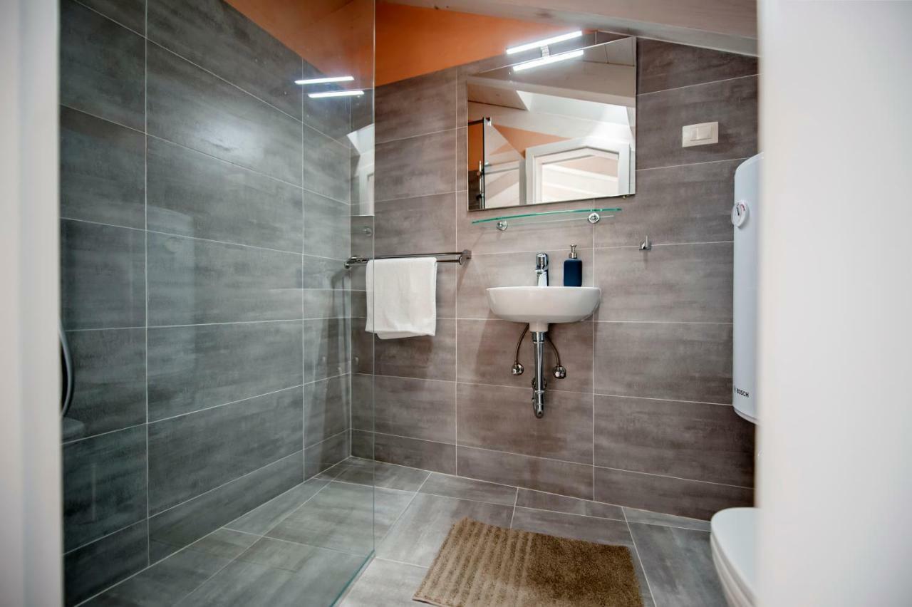 Apartment And Studio Ca' 3 Vie Ρόβινι Εξωτερικό φωτογραφία