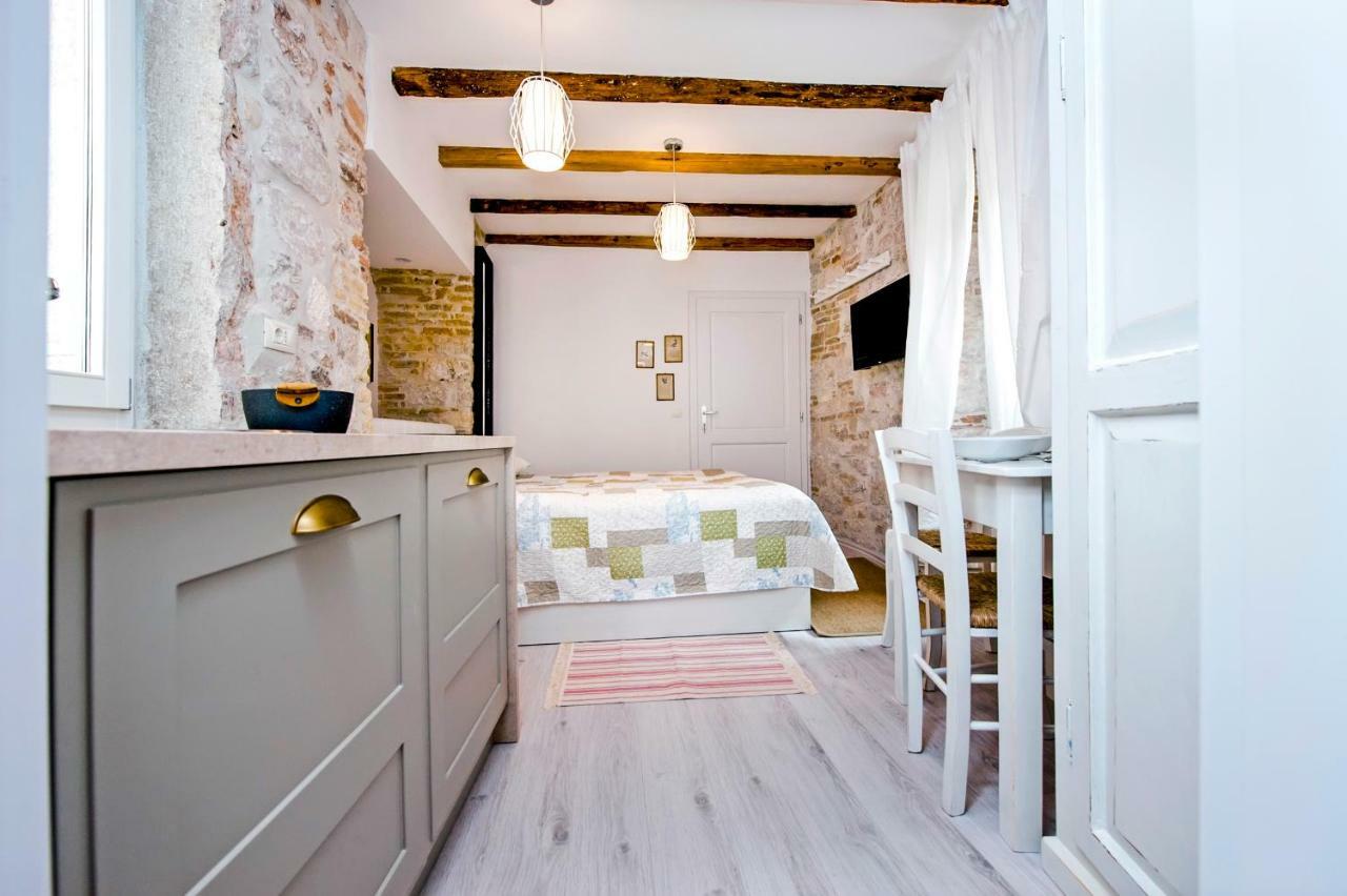 Apartment And Studio Ca' 3 Vie Ρόβινι Εξωτερικό φωτογραφία
