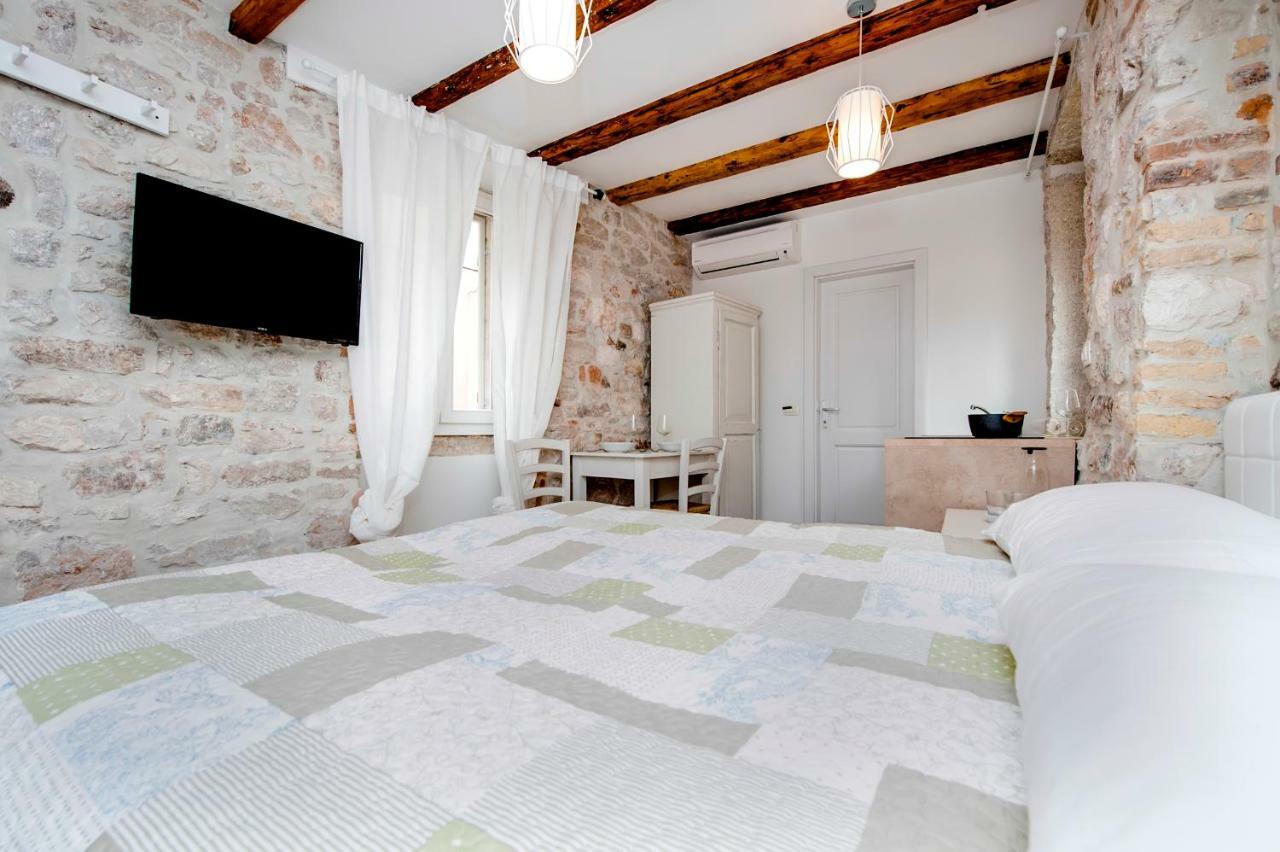 Apartment And Studio Ca' 3 Vie Ρόβινι Εξωτερικό φωτογραφία