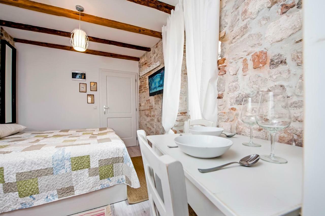 Apartment And Studio Ca' 3 Vie Ρόβινι Εξωτερικό φωτογραφία