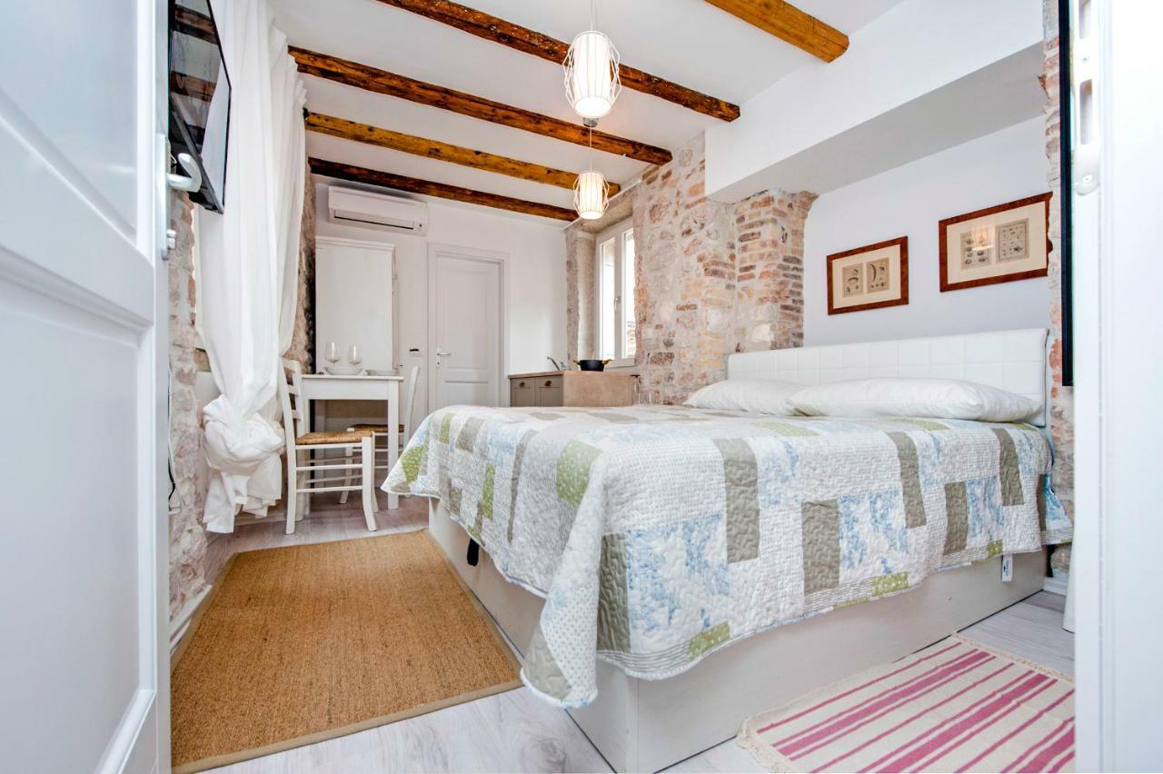 Apartment And Studio Ca' 3 Vie Ρόβινι Εξωτερικό φωτογραφία