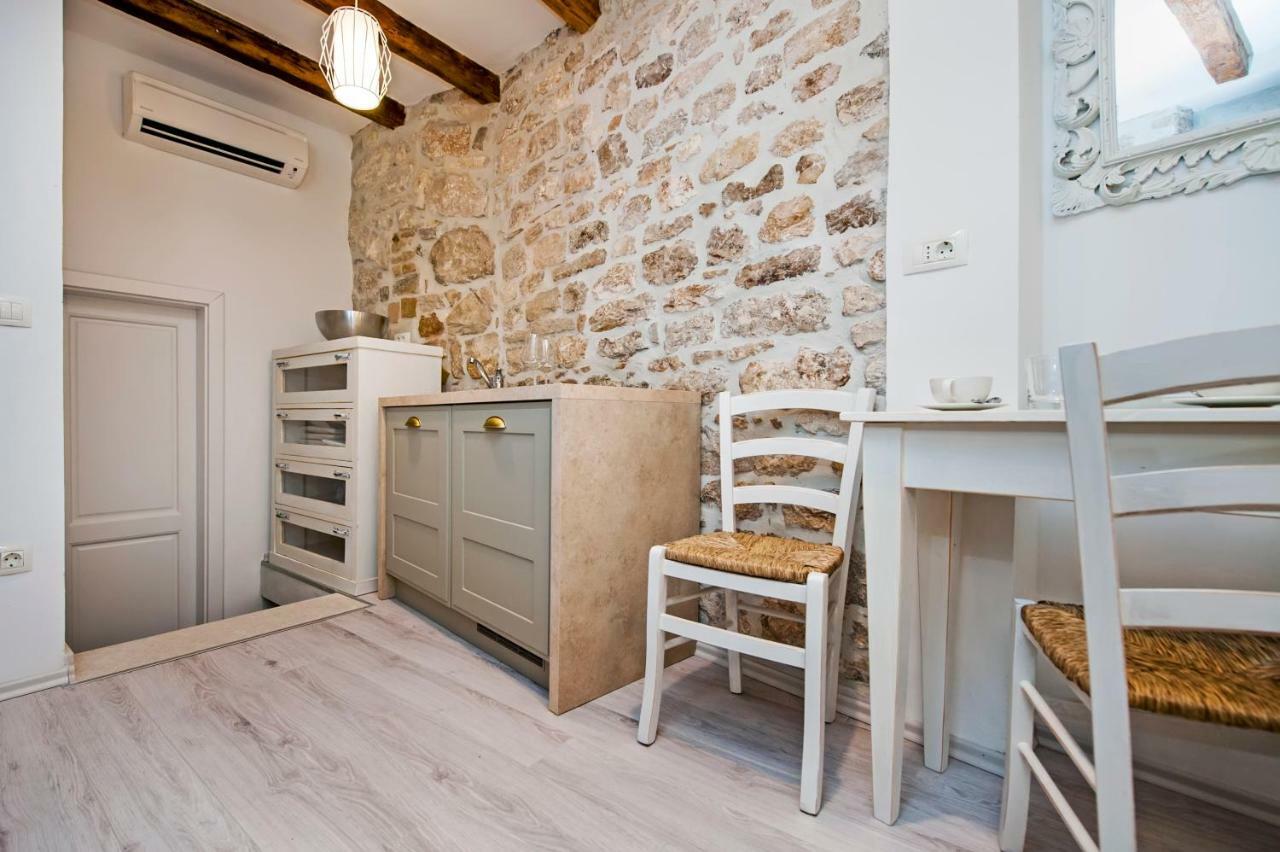 Apartment And Studio Ca' 3 Vie Ρόβινι Εξωτερικό φωτογραφία
